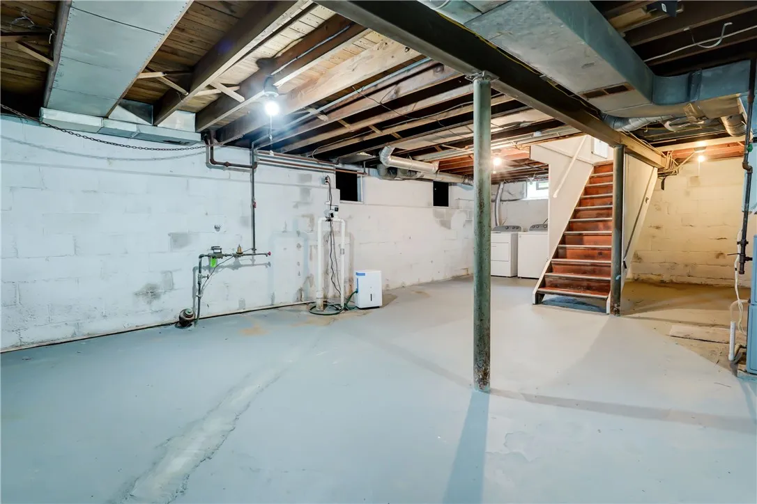 146 Meadowbrook Road, Rochester, New York 14620, Rochester, New York 14620, 3 Bedrooms Bedrooms, 7 Rooms Rooms,2 BathroomsBathrooms,Residential Lease,For Rent,146 Meadowbrook Road, Rochester, New York 14620,R1624292