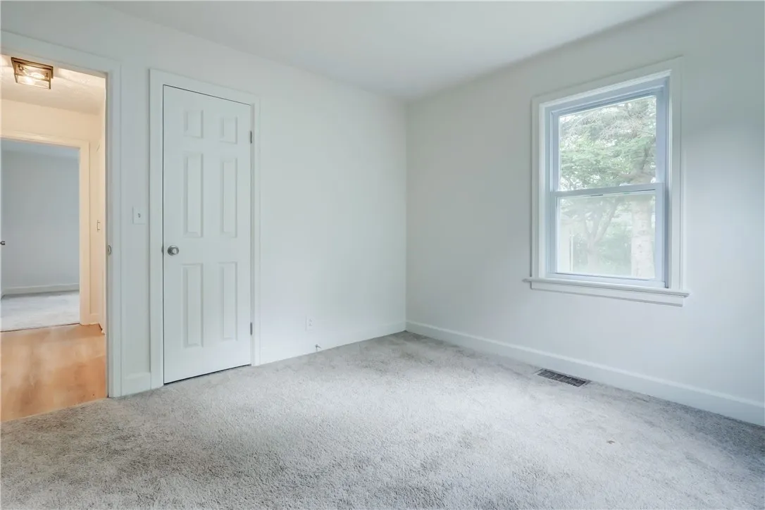 146 Meadowbrook Road, Rochester, New York 14620, Rochester, New York 14620, 3 Bedrooms Bedrooms, 7 Rooms Rooms,2 BathroomsBathrooms,Residential Lease,For Rent,146 Meadowbrook Road, Rochester, New York 14620,R1624292
