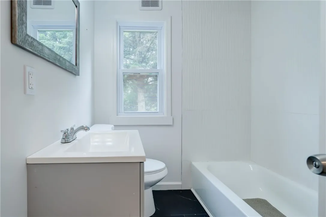 146 Meadowbrook Road, Rochester, New York 14620, Rochester, New York 14620, 3 Bedrooms Bedrooms, 7 Rooms Rooms,2 BathroomsBathrooms,Residential Lease,For Rent,146 Meadowbrook Road, Rochester, New York 14620,R1624292