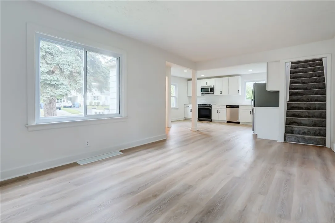 146 Meadowbrook Road, Rochester, New York 14620, Rochester, New York 14620, 3 Bedrooms Bedrooms, 7 Rooms Rooms,2 BathroomsBathrooms,Residential Lease,For Rent,146 Meadowbrook Road, Rochester, New York 14620,R1624292