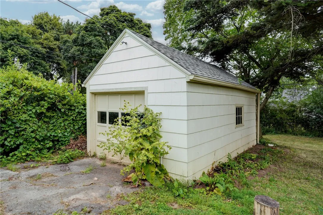 146 Meadowbrook Road, Rochester, New York 14620, Rochester, New York 14620, 3 Bedrooms Bedrooms, 7 Rooms Rooms,2 BathroomsBathrooms,Residential Lease,For Rent,146 Meadowbrook Road, Rochester, New York 14620,R1624292