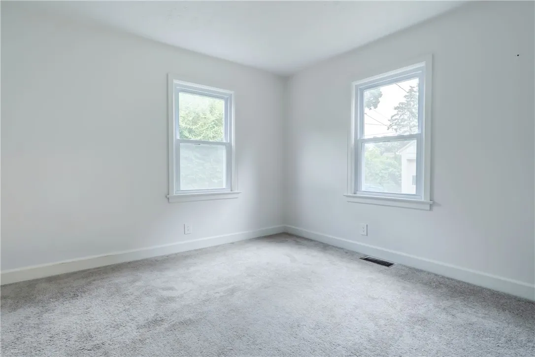 146 Meadowbrook Road, Rochester, New York 14620, Rochester, New York 14620, 3 Bedrooms Bedrooms, 7 Rooms Rooms,2 BathroomsBathrooms,Residential Lease,For Rent,146 Meadowbrook Road, Rochester, New York 14620,R1624292
