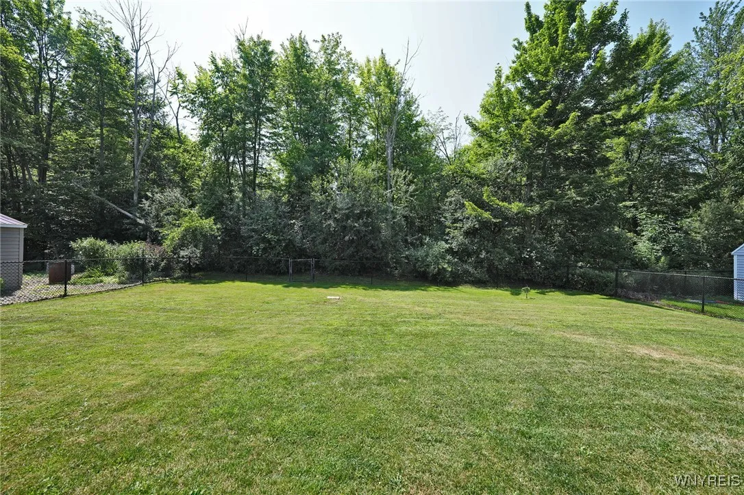 1687 Schoellkopf Road, Hamburg, New York 14085, Hamburg, New York 14085, 4 Bedrooms Bedrooms, 9 Rooms Rooms,2 BathroomsBathrooms,Residential,For Sale,1687 Schoellkopf Road, Hamburg, New York 14085,B1624173