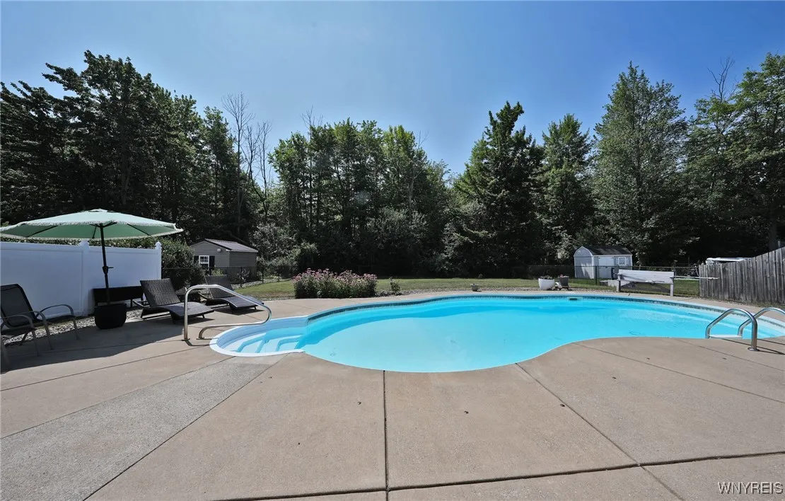 1687 Schoellkopf Road, Hamburg, New York 14085, Hamburg, New York 14085, 4 Bedrooms Bedrooms, 9 Rooms Rooms,2 BathroomsBathrooms,Residential,For Sale,1687 Schoellkopf Road, Hamburg, New York 14085,B1624173