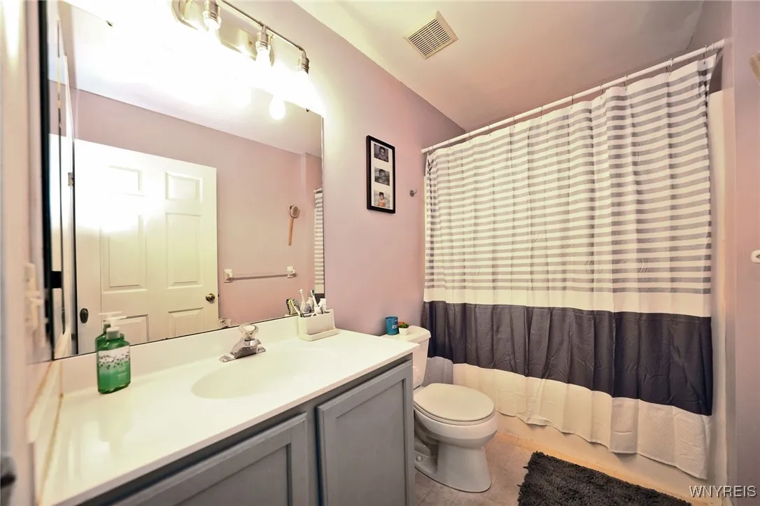 1687 Schoellkopf Road, Hamburg, New York 14085, Hamburg, New York 14085, 4 Bedrooms Bedrooms, 9 Rooms Rooms,2 BathroomsBathrooms,Residential,For Sale,1687 Schoellkopf Road, Hamburg, New York 14085,B1624173