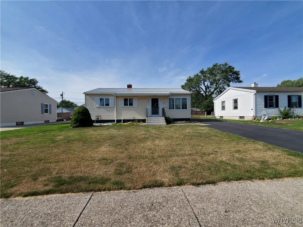 274 Parkedge Avenue, Tonawanda, New York 14150, Tonawanda, New York 14150, 3 Bedrooms Bedrooms, 6 Rooms Rooms,1 BathroomBathrooms,Residential,For Sale,274 Parkedge Avenue, Tonawanda, New York 14150,B1624817