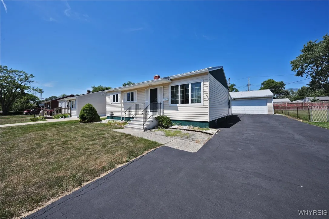 274 Parkedge Avenue, Tonawanda, New York 14150, Tonawanda, New York 14150, 3 Bedrooms Bedrooms, 6 Rooms Rooms,1 BathroomBathrooms,Residential,Closed,274 Parkedge Avenue, Tonawanda, New York 14150,0,B1624817
