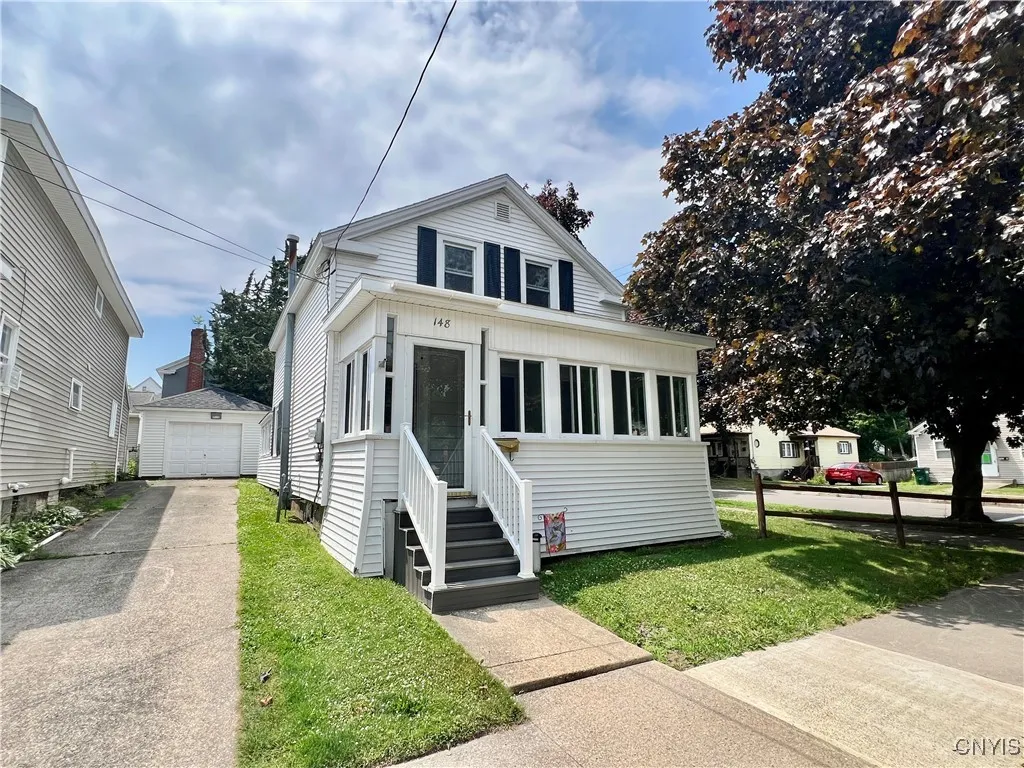 148 East 9th Street, Oswego, New York 13126, Oswego, New York 13126, 2 Bedrooms Bedrooms, 9 Rooms Rooms,1 BathroomBathrooms,Residential,Closed,148 East 9th Street, Oswego, New York 13126,0,S1624826