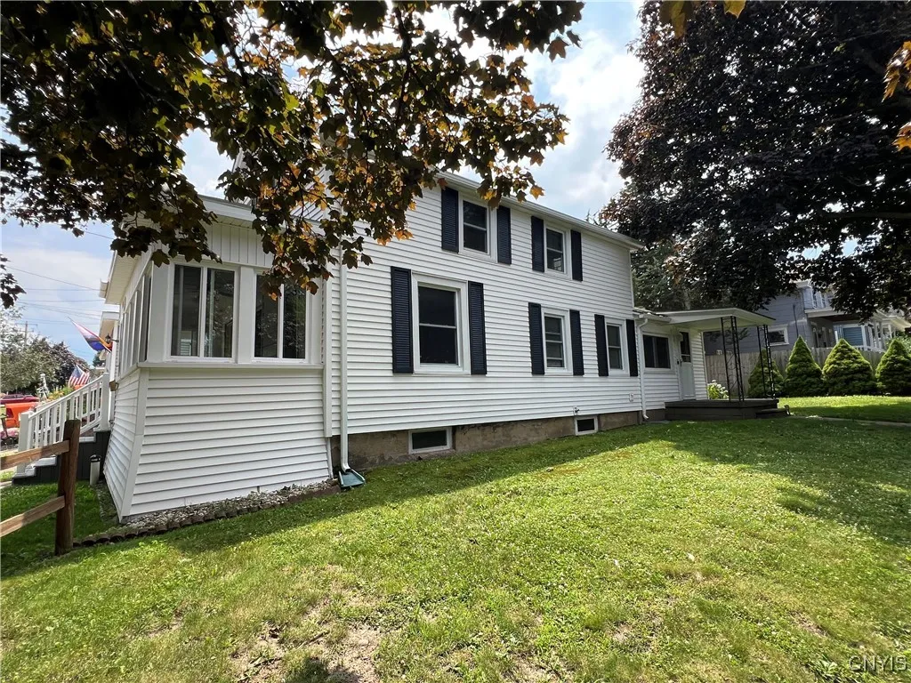 148 East 9th Street, Oswego, New York 13126, Oswego, New York 13126, 2 Bedrooms Bedrooms, 9 Rooms Rooms,1 BathroomBathrooms,Residential,Closed,148 East 9th Street, Oswego, New York 13126,0,S1624826