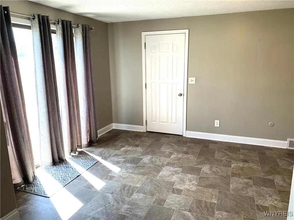 39 Joann Drive, West Seneca, New York 14224, West Seneca, New York 14224, 3 Bedrooms Bedrooms, 6 Rooms Rooms,1 BathroomBathrooms,Residential,Closed,39 Joann Drive, West Seneca, New York 14224,0,B1624800