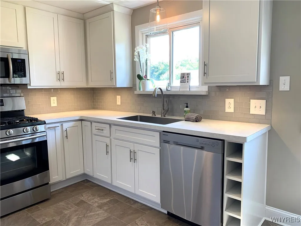 39 Joann Drive, West Seneca, New York 14224, West Seneca, New York 14224, 3 Bedrooms Bedrooms, 6 Rooms Rooms,1 BathroomBathrooms,Residential,Closed,39 Joann Drive, West Seneca, New York 14224,0,B1624800