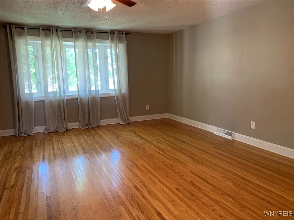39 Joann Drive, West Seneca, New York 14224, West Seneca, New York 14224, 3 Bedrooms Bedrooms, 6 Rooms Rooms,1 BathroomBathrooms,Residential,Closed,39 Joann Drive, West Seneca, New York 14224,0,B1624800