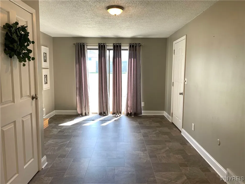 39 Joann Drive, West Seneca, New York 14224, West Seneca, New York 14224, 3 Bedrooms Bedrooms, 6 Rooms Rooms,1 BathroomBathrooms,Residential,Closed,39 Joann Drive, West Seneca, New York 14224,0,B1624800