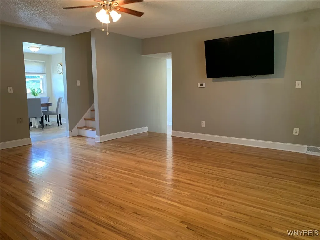 39 Joann Drive, West Seneca, New York 14224, West Seneca, New York 14224, 3 Bedrooms Bedrooms, 6 Rooms Rooms,1 BathroomBathrooms,Residential,Closed,39 Joann Drive, West Seneca, New York 14224,0,B1624800