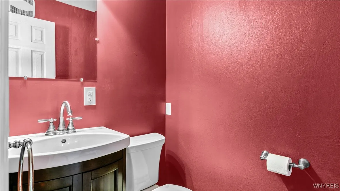 4479 Clark Street, Hamburg, New York 14075, Hamburg, New York 14075, 3 Bedrooms Bedrooms, 6 Rooms Rooms,1 BathroomBathrooms,Residential,For Sale,4479 Clark Street, Hamburg, New York 14075,B1624267
