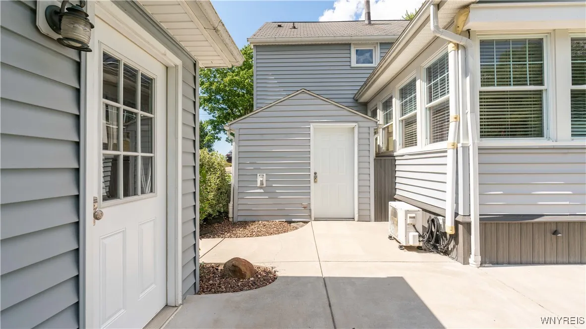 4479 Clark Street, Hamburg, New York 14075, Hamburg, New York 14075, 3 Bedrooms Bedrooms, 6 Rooms Rooms,1 BathroomBathrooms,Residential,For Sale,4479 Clark Street, Hamburg, New York 14075,B1624267