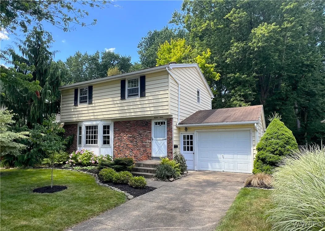 1312 Doebler Drive, North Tonawanda, New York 1412, North Tonawanda, New York 14120, 3 Bedrooms Bedrooms, 8 Rooms Rooms,1 BathroomBathrooms,Residential,Closed,1312 Doebler Drive, North Tonawanda, New York 1412,0,B1624758