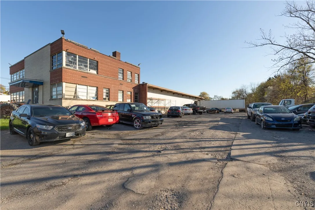 17 Dippold Avenue, Salina, New York 13208, Salina, New York 13208, ,Commercial Lease,For Rent,17 Dippold Avenue, Salina, New York 13208,S1619539