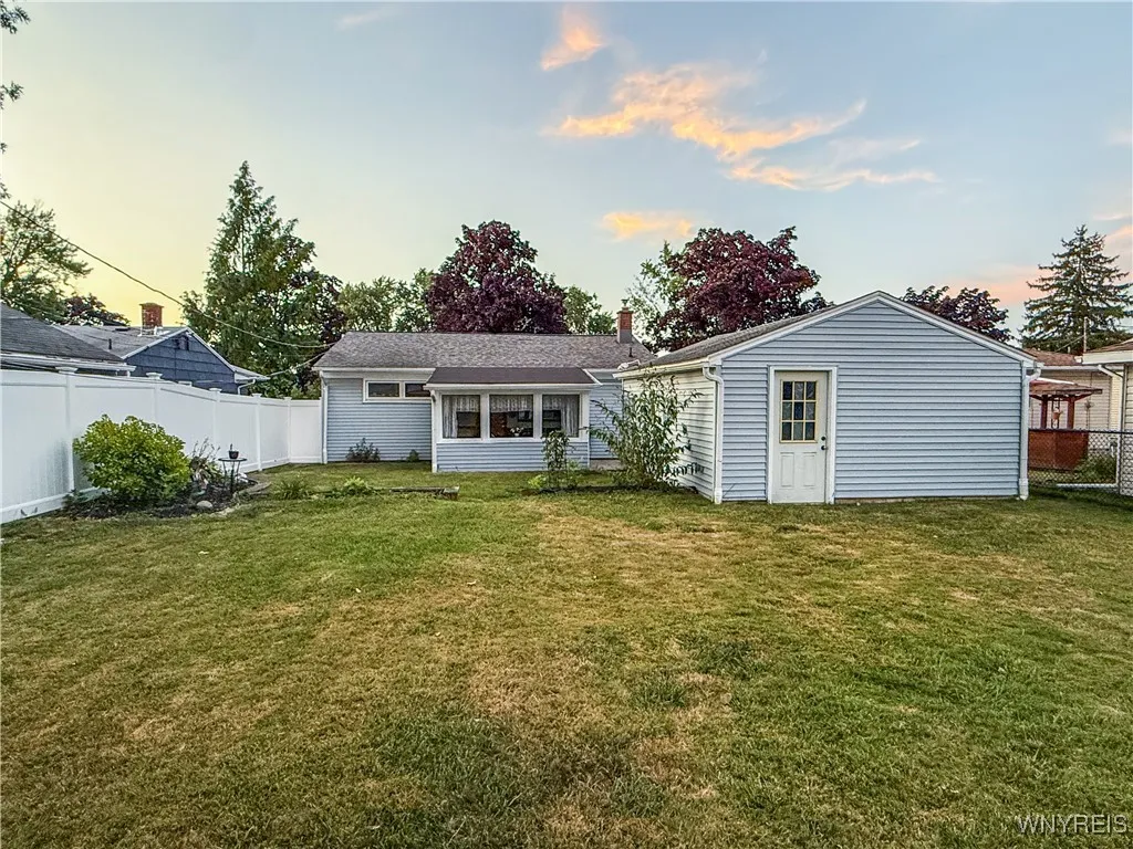 41 Kerr Avenue, Tonawanda, New York 14150, Tonawanda, New York 14150, 3 Bedrooms Bedrooms, 5 Rooms Rooms,1 BathroomBathrooms,Residential,Closed,41 Kerr Avenue, Tonawanda, New York 14150,0,B1624223
