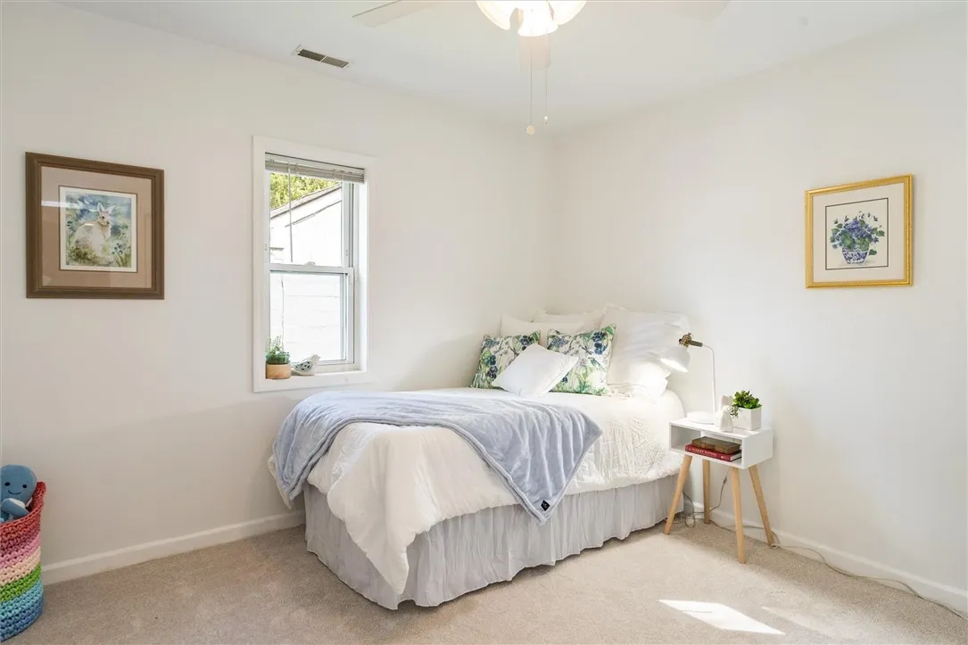 2nd bedroom