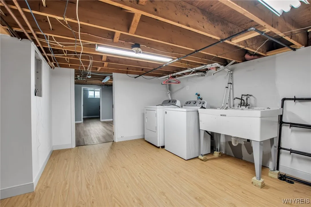33 Windtree Lane, West Seneca, New York 14224, West Seneca, New York 14224, 3 Bedrooms Bedrooms, 7 Rooms Rooms,1 BathroomBathrooms,Residential,Closed,33 Windtree Lane, West Seneca, New York 14224,0,B1624684
