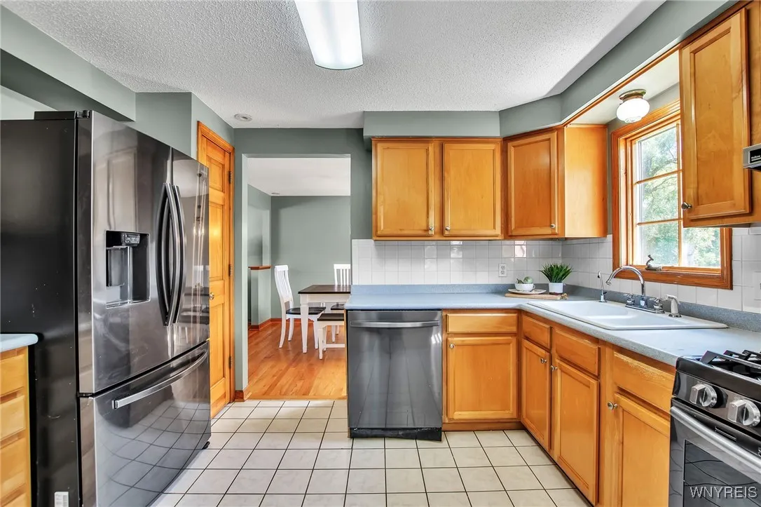 33 Windtree Lane, West Seneca, New York 14224, West Seneca, New York 14224, 3 Bedrooms Bedrooms, 7 Rooms Rooms,1 BathroomBathrooms,Residential,Closed,33 Windtree Lane, West Seneca, New York 14224,0,B1624684