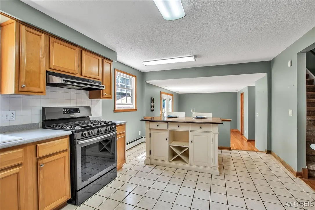 33 Windtree Lane, West Seneca, New York 14224, West Seneca, New York 14224, 3 Bedrooms Bedrooms, 7 Rooms Rooms,1 BathroomBathrooms,Residential,Closed,33 Windtree Lane, West Seneca, New York 14224,0,B1624684