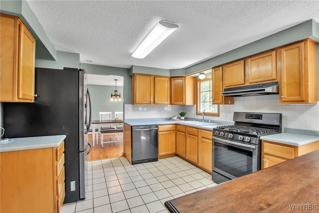 33 Windtree Lane, West Seneca, New York 14224, West Seneca, New York 14224, 3 Bedrooms Bedrooms, 7 Rooms Rooms,1 BathroomBathrooms,Residential,Closed,33 Windtree Lane, West Seneca, New York 14224,0,B1624684