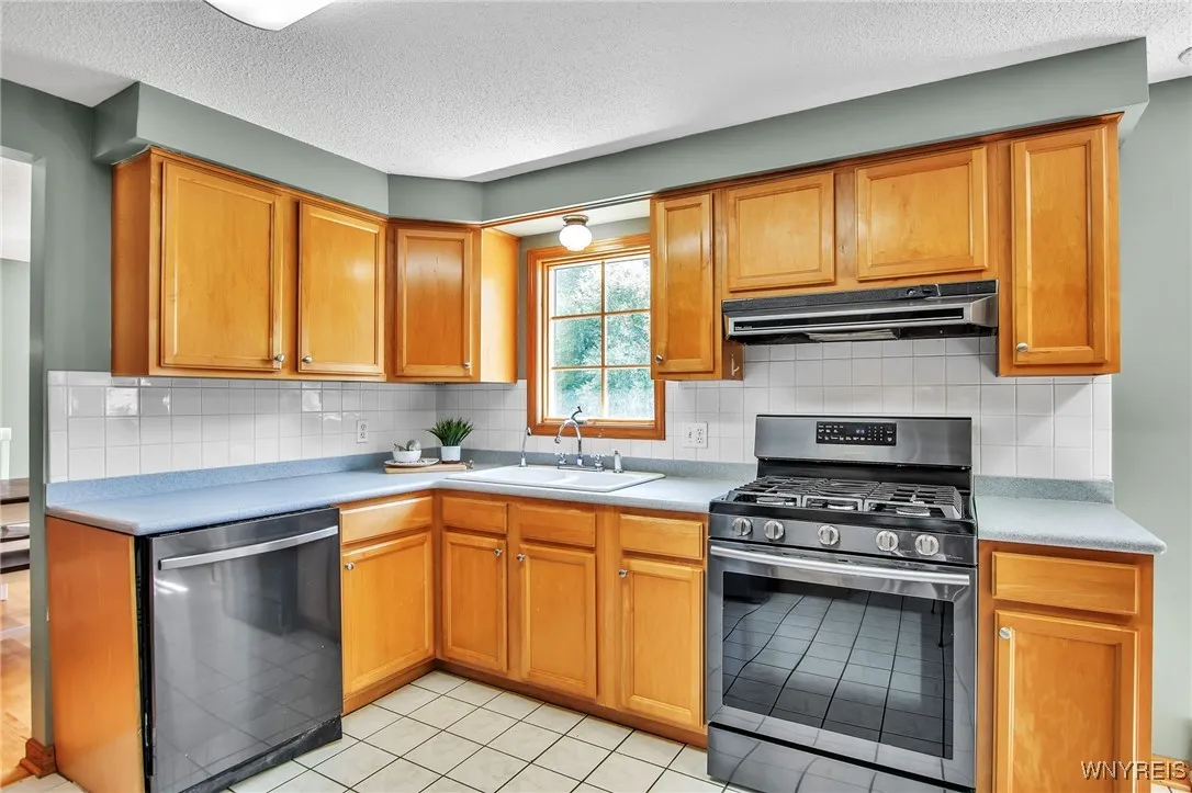 33 Windtree Lane, West Seneca, New York 14224, West Seneca, New York 14224, 3 Bedrooms Bedrooms, 7 Rooms Rooms,1 BathroomBathrooms,Residential,Closed,33 Windtree Lane, West Seneca, New York 14224,0,B1624684