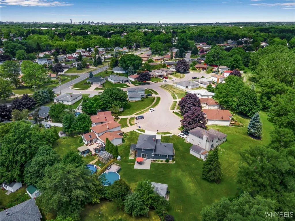 33 Windtree Lane, West Seneca, New York 14224, West Seneca, New York 14224, 3 Bedrooms Bedrooms, 7 Rooms Rooms,1 BathroomBathrooms,Residential,Closed,33 Windtree Lane, West Seneca, New York 14224,0,B1624684