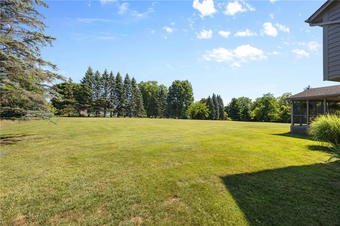 10 Valley Park Circle, Parma, New York 14559, Parma, New York 14559, 4 Bedrooms Bedrooms, 9 Rooms Rooms,2 BathroomsBathrooms,Residential,Closed,10 Valley Park Circle, Parma, New York 14559,0,R1624259