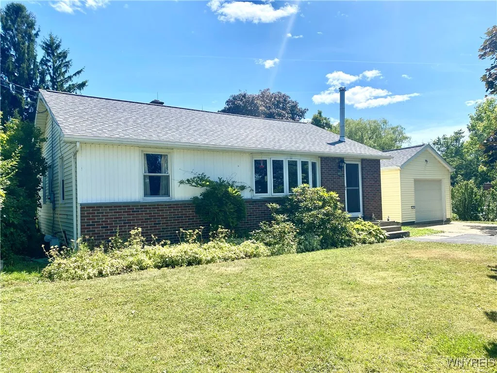 3693 Eckhardt Road, Eden, New York 14075, Eden, New York 14075, 3 Bedrooms Bedrooms, 7 Rooms Rooms,1 BathroomBathrooms,Residential,Closed,3693 Eckhardt Road, Eden, New York 14075,0,B1624823