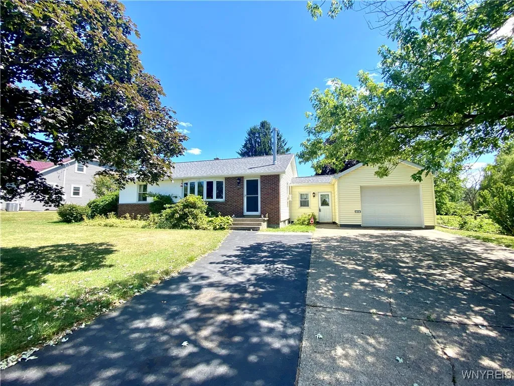 3693 Eckhardt Road, Eden, New York 14075, Eden, New York 14075, 3 Bedrooms Bedrooms, 7 Rooms Rooms,1 BathroomBathrooms,Residential,Closed,3693 Eckhardt Road, Eden, New York 14075,0,B1624823