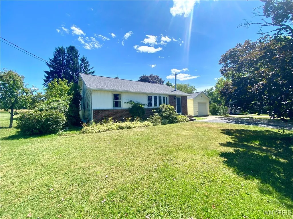 3693 Eckhardt Road, Eden, New York 14075, Eden, New York 14075, 3 Bedrooms Bedrooms, 7 Rooms Rooms,1 BathroomBathrooms,Residential,Closed,3693 Eckhardt Road, Eden, New York 14075,0,B1624823