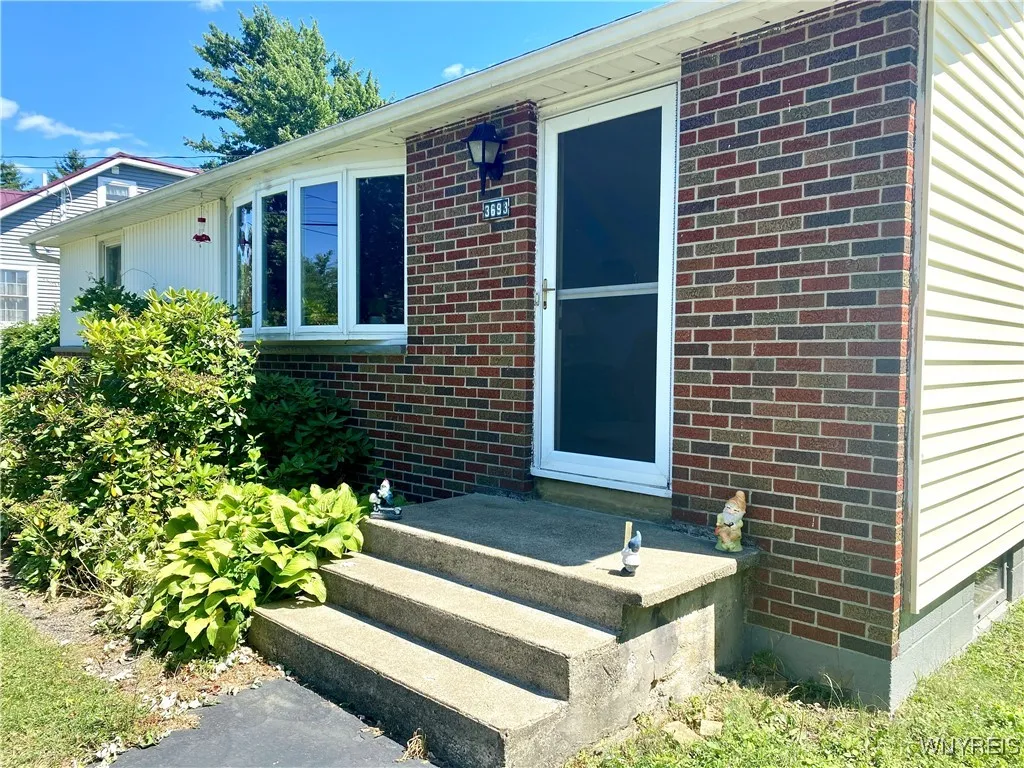 3693 Eckhardt Road, Eden, New York 14075, Eden, New York 14075, 3 Bedrooms Bedrooms, 7 Rooms Rooms,1 BathroomBathrooms,Residential,Closed,3693 Eckhardt Road, Eden, New York 14075,0,B1624823