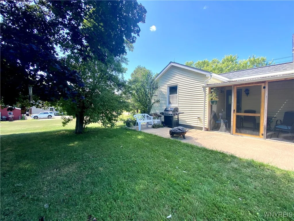 3693 Eckhardt Road, Eden, New York 14075, Eden, New York 14075, 3 Bedrooms Bedrooms, 7 Rooms Rooms,1 BathroomBathrooms,Residential,Closed,3693 Eckhardt Road, Eden, New York 14075,0,B1624823