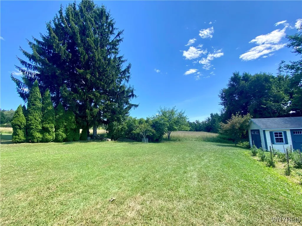 3693 Eckhardt Road, Eden, New York 14075, Eden, New York 14075, 3 Bedrooms Bedrooms, 7 Rooms Rooms,1 BathroomBathrooms,Residential,Closed,3693 Eckhardt Road, Eden, New York 14075,0,B1624823