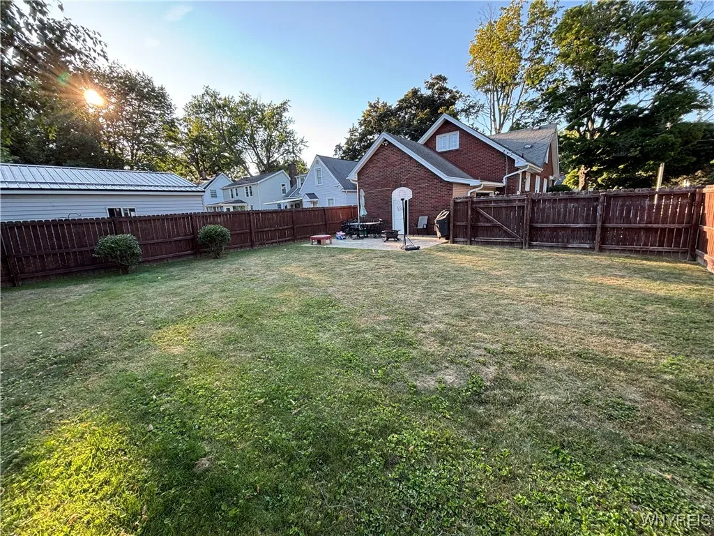 89 Norwood Avenue, Hamburg, New York 14075, Hamburg, New York 14075, 4 Bedrooms Bedrooms, 7 Rooms Rooms,1 BathroomBathrooms,Residential,For Sale,89 Norwood Avenue, Hamburg, New York 14075,B1624759