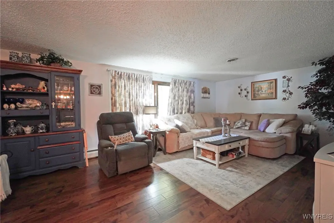 51 Marywood Drive, Cheektowaga, New York 14043, Cheektowaga, New York 14043, 3 Bedrooms Bedrooms, 7 Rooms Rooms,1 BathroomBathrooms,Residential,For Sale,51 Marywood Drive, Cheektowaga, New York 14043,0,B1624648