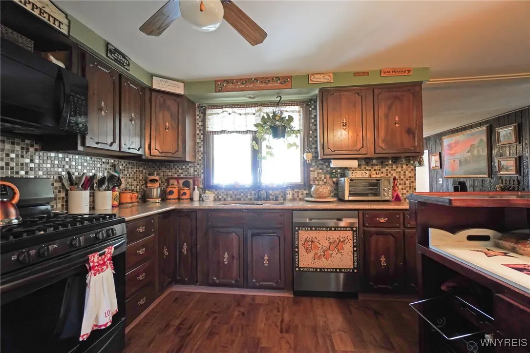 51 Marywood Drive, Cheektowaga, New York 14043, Cheektowaga, New York 14043, 3 Bedrooms Bedrooms, 7 Rooms Rooms,1 BathroomBathrooms,Residential,For Sale,51 Marywood Drive, Cheektowaga, New York 14043,0,B1624648