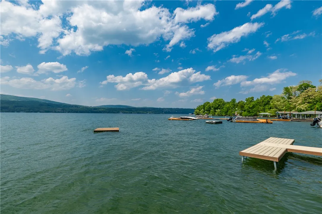 PANORAMIC CANANDAIGUA LAKE VIEWS TO THE NORTH!