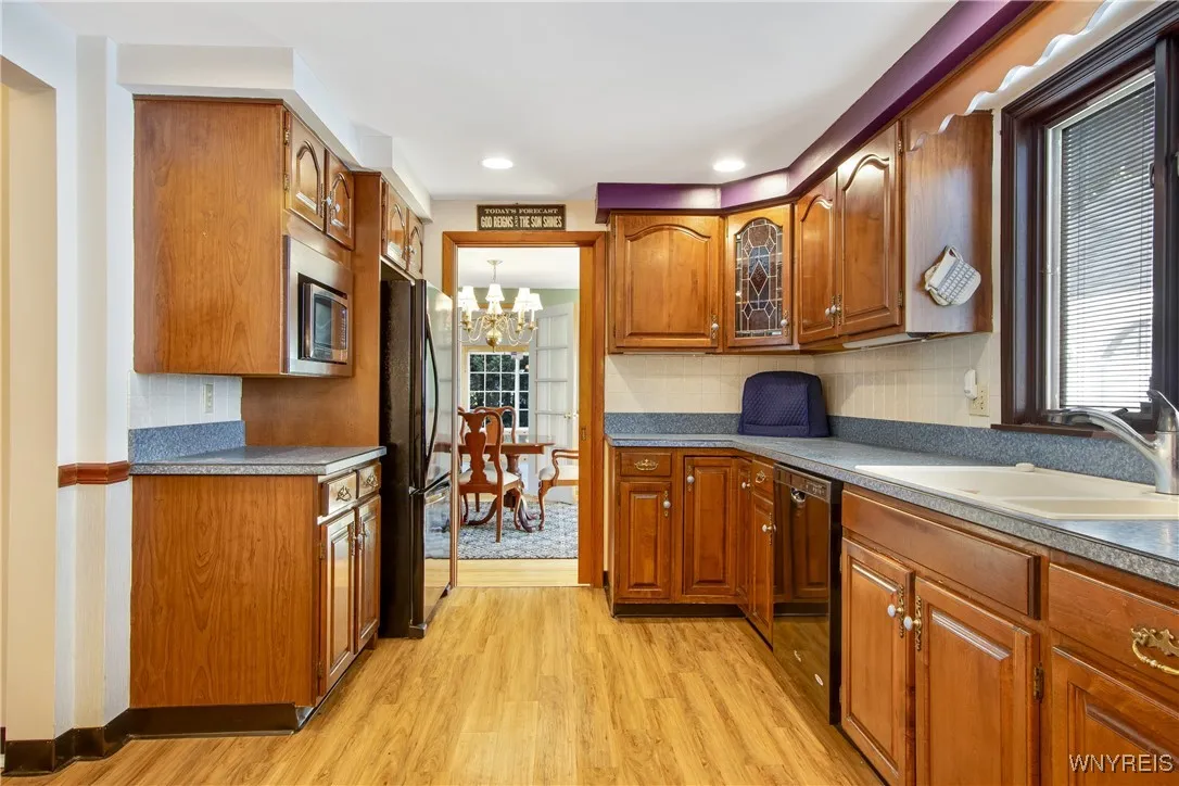 40 Thistle Avenue, Tonawanda, New York 14150, Tonawanda, New York 14150, 4 Bedrooms Bedrooms, 7 Rooms Rooms,1 BathroomBathrooms,Residential,For Sale,40 Thistle Avenue, Tonawanda, New York 14150,B1624895