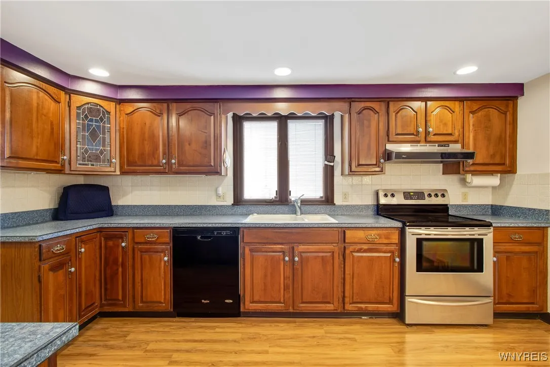 40 Thistle Avenue, Tonawanda, New York 14150, Tonawanda, New York 14150, 4 Bedrooms Bedrooms, 7 Rooms Rooms,1 BathroomBathrooms,Residential,For Sale,40 Thistle Avenue, Tonawanda, New York 14150,B1624895