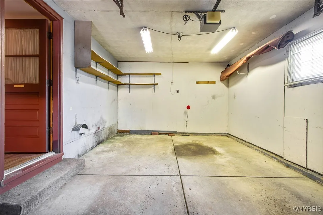 ATTACHED GARAGE
