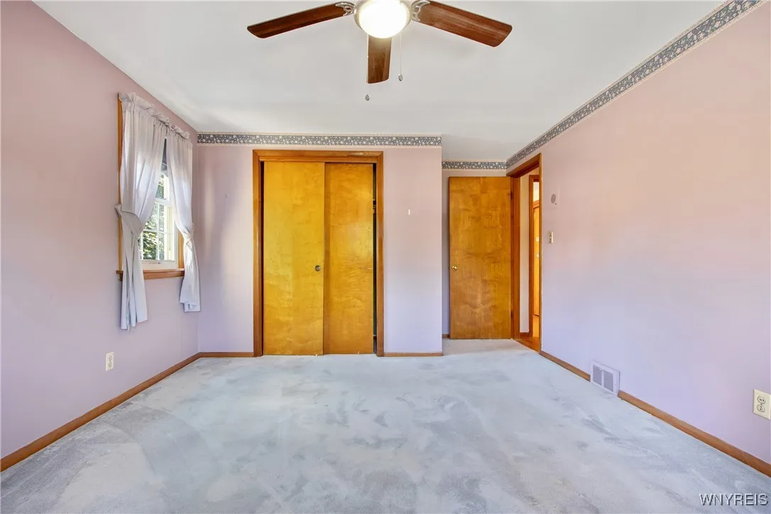 bedroom( left of stairway)