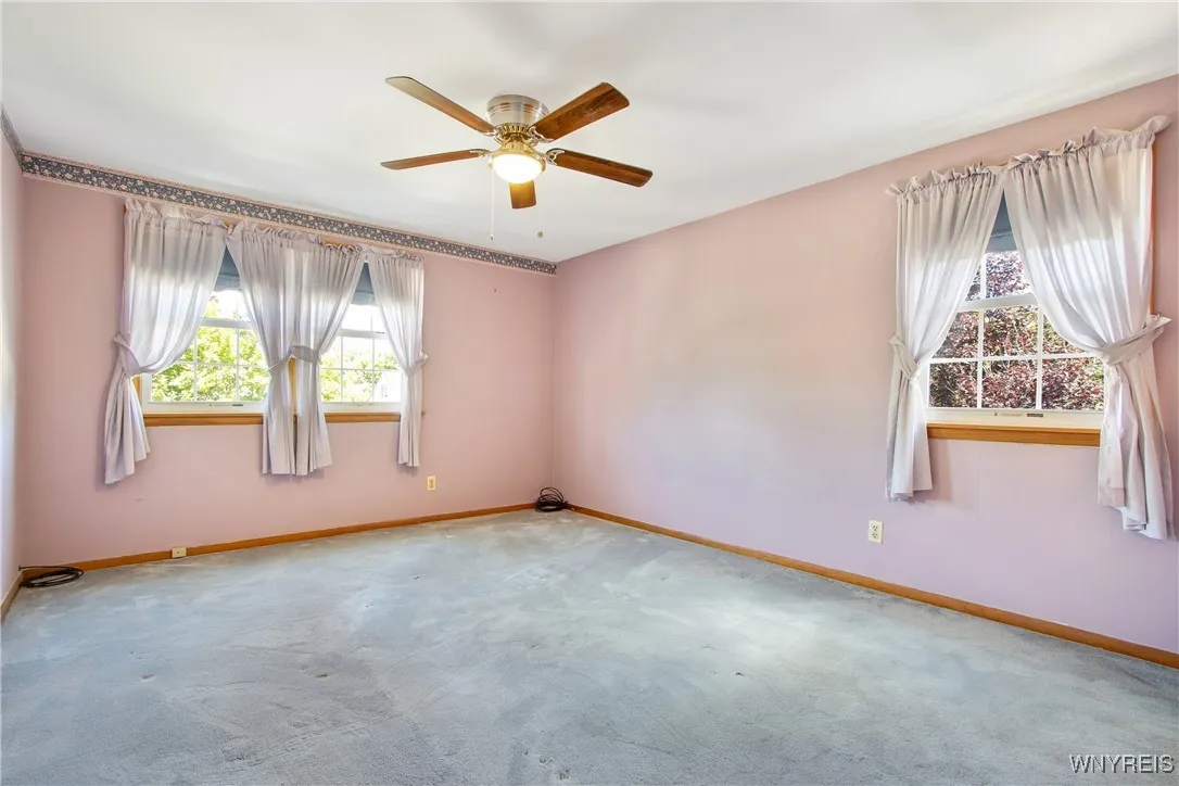 bedroom( left of stairway)