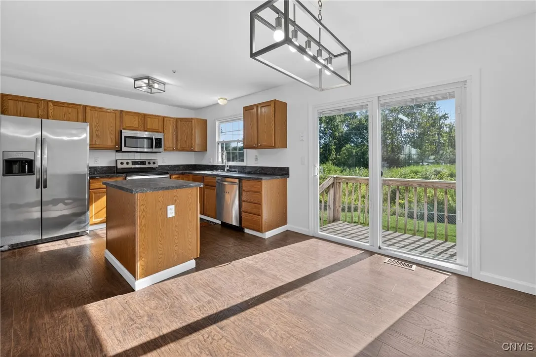 6063 Owlwood Drive, Cicero, New York 13039, Cicero, New York 13039, 4 Bedrooms Bedrooms, 8 Rooms Rooms,2 BathroomsBathrooms,Residential,Closed,6063 Owlwood Drive, Cicero, New York 13039,0,S1623220