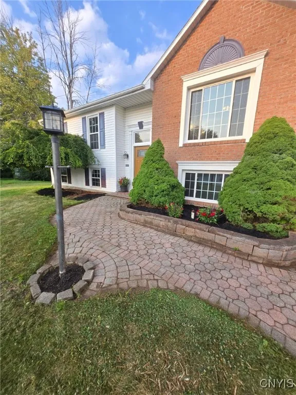6063 Owlwood Drive, Cicero, New York 13039, Cicero, New York 13039, 4 Bedrooms Bedrooms, 8 Rooms Rooms,2 BathroomsBathrooms,Residential,Closed,6063 Owlwood Drive, Cicero, New York 13039,0,S1623220