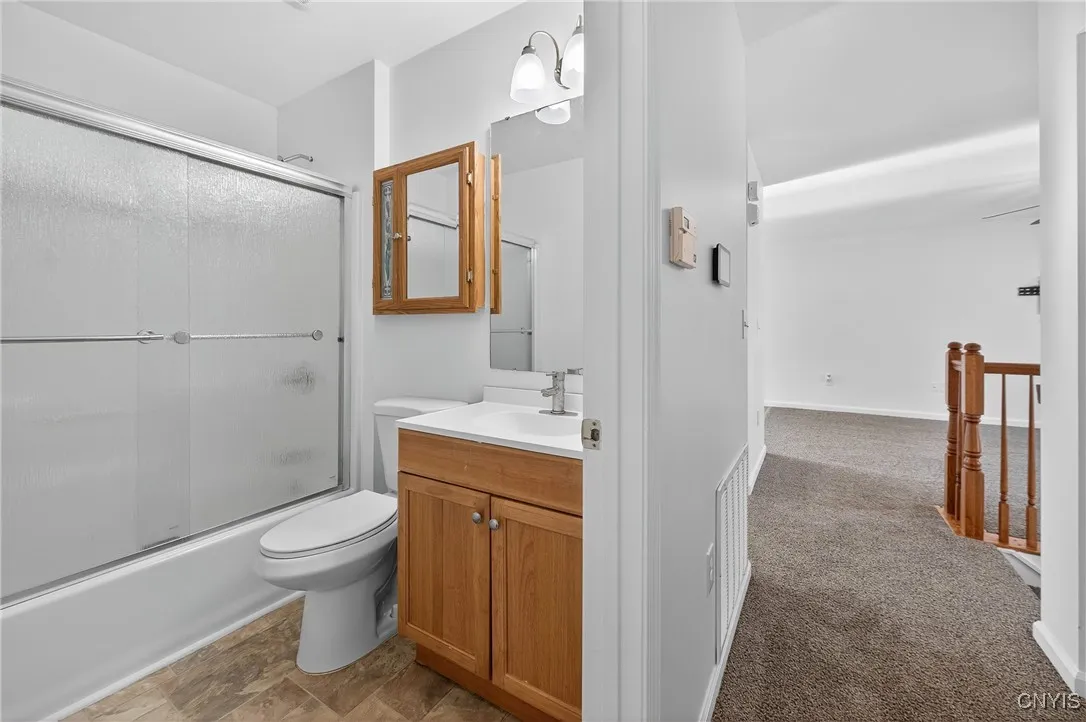 Full bath upper level/tub and shower