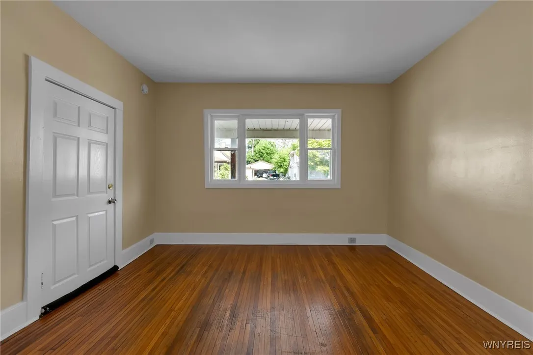 124 Hawley Street, Buffalo, New York 14213, Buffalo, New York 14213, 6 Bedrooms Bedrooms, ,2 BathroomsBathrooms,Residential,For Sale,124 Hawley Street, Buffalo, New York 14213,B1623456